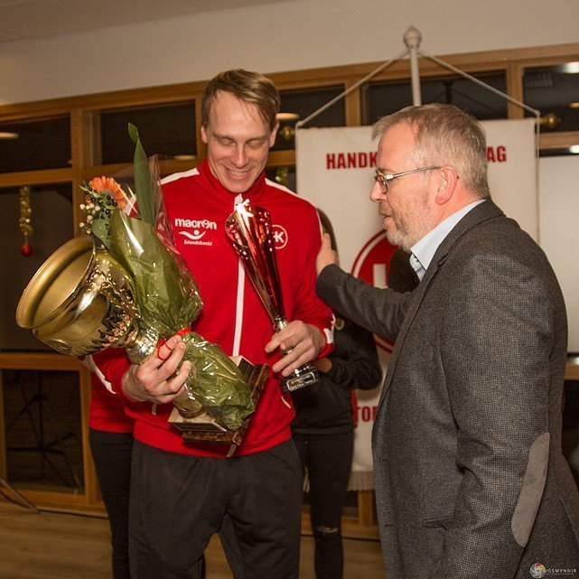 cd38e6_e50cae4d73b34d84a9f78adfdc32d810mv2_d_1280_1280_s_2