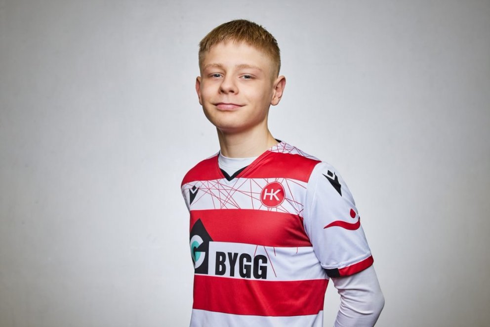 Kristján Snær Frostason skrifar undir sinn fyrsta samning við HK