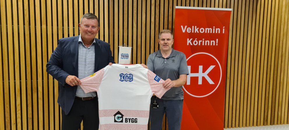 Guðjón Björnsson formaður handknattleiksdeildar og  Þórir Sigurgeirsson framkvæmdastjóri Tengi hands…