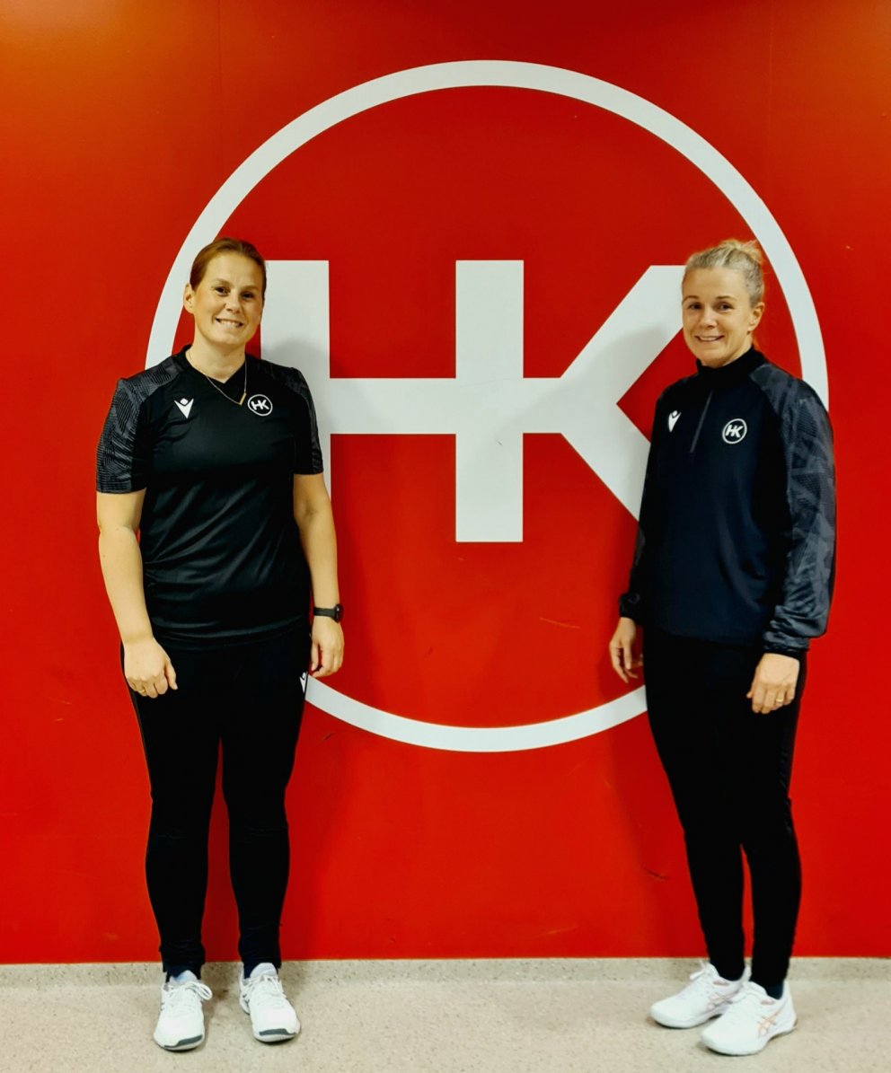 Eva Hrund og Kristín Guðmunds skrifa undir