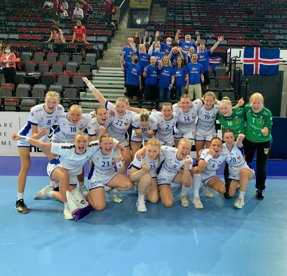 U17 ára landslið kvenna tryggði silfur í B-deild Evrópumótsins í gær