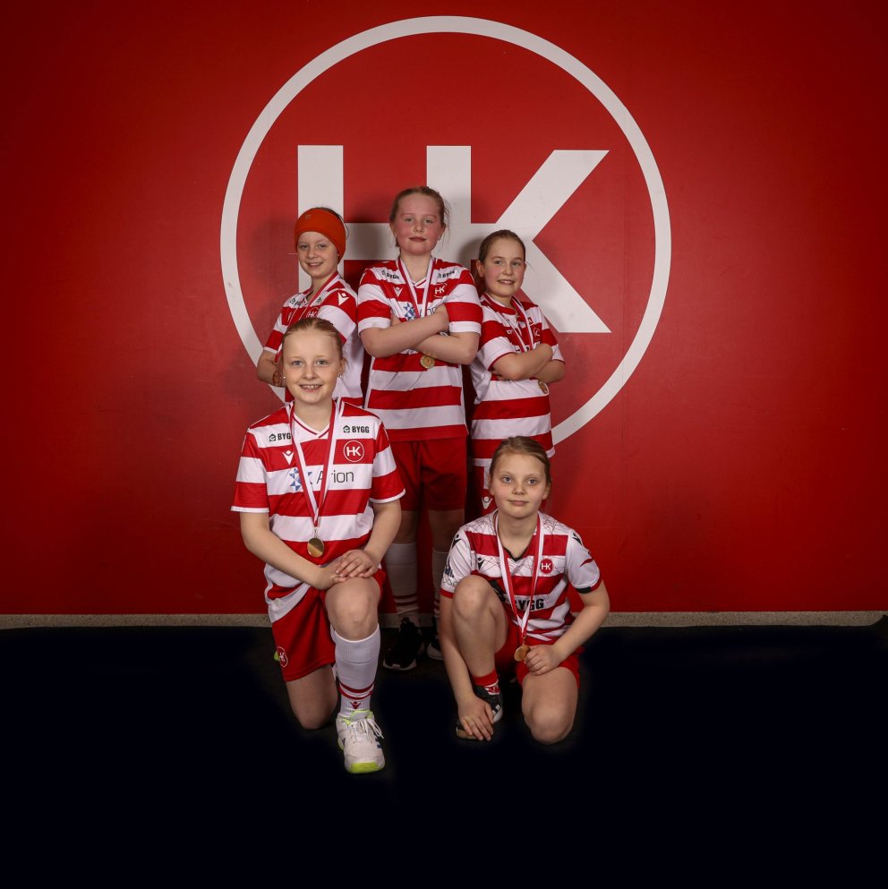 Stelpurnar kátar eftir flott Ákamót.
Mynd: Sporthero