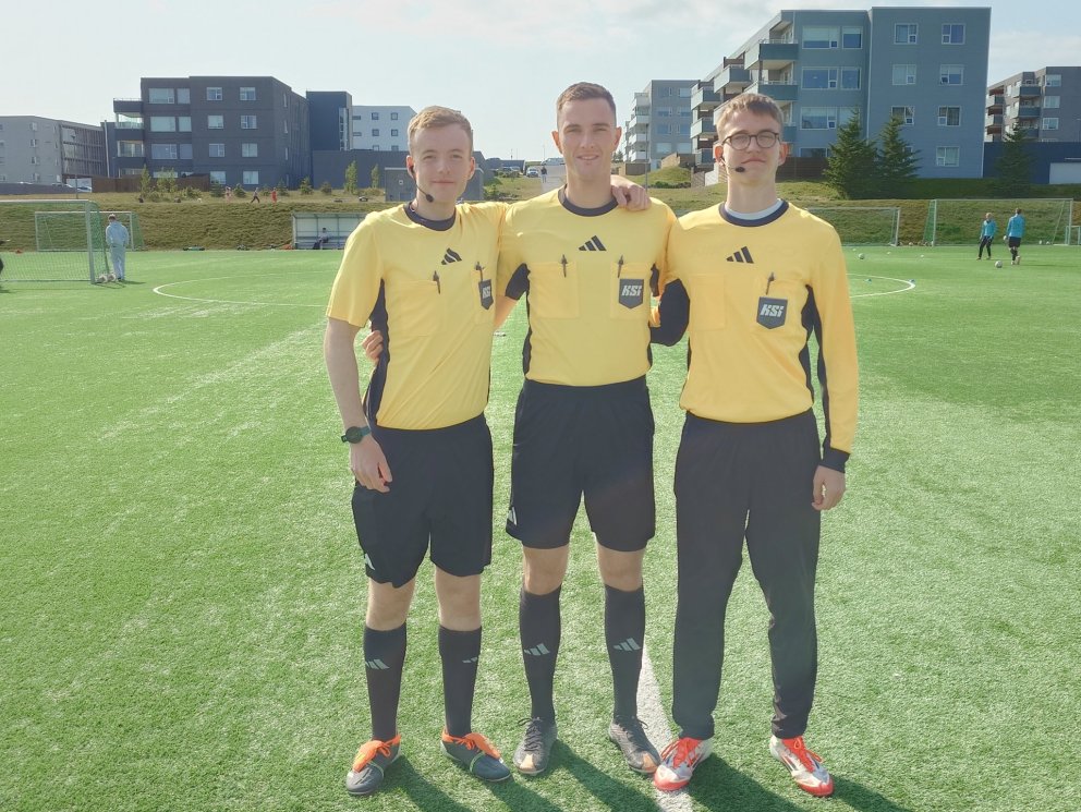 2.flokkur í 8 liða úrslit