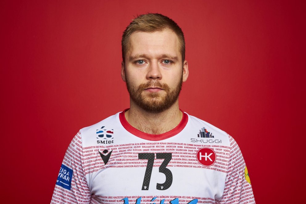 Einar Pétur framlengir