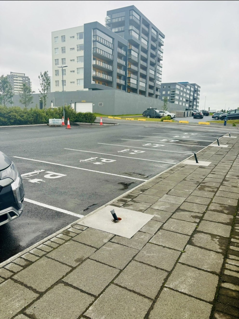 Hleðslustöðvar við Kórinn