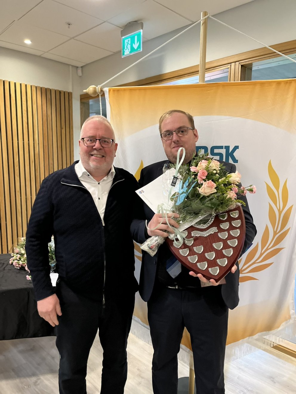 Sigurjón Sigurðsson, í varastjórn UMSK og Sigurður Viðarsson, sem hlaut félagsmálaskjöld UMSK