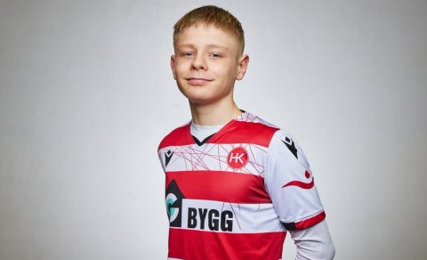 Kristján Snær Frostason skrifar undir sinn fyrsta samning við HK