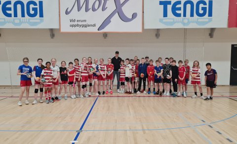 Landsliðsmaður mætti á handboltanámskeið!