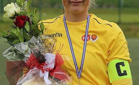 Björk Björnsdóttir fyrirliði mfl. kvenna í 100 leikjaklúbbinn