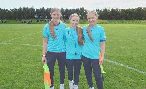 Fyrirmyndar dómaratríó