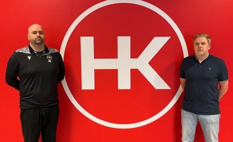 Stefán Arnar Gunnarsson skrifar undir