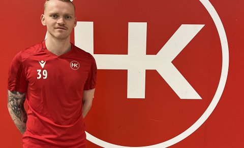 Júlíus Flosason framlengir